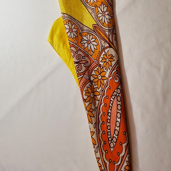 Unique 70s Vintage Dreamy Illustrated Pink Butterfly Graphic Scarf - Picture 4 of 11